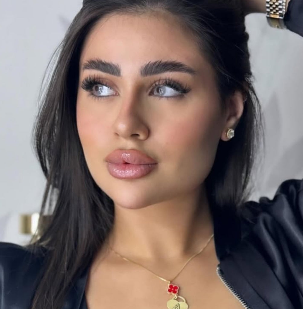 Pearl Lens: İncinin Zarafetini Gözlerinize Taşıyan Renkli Kontak Lensler